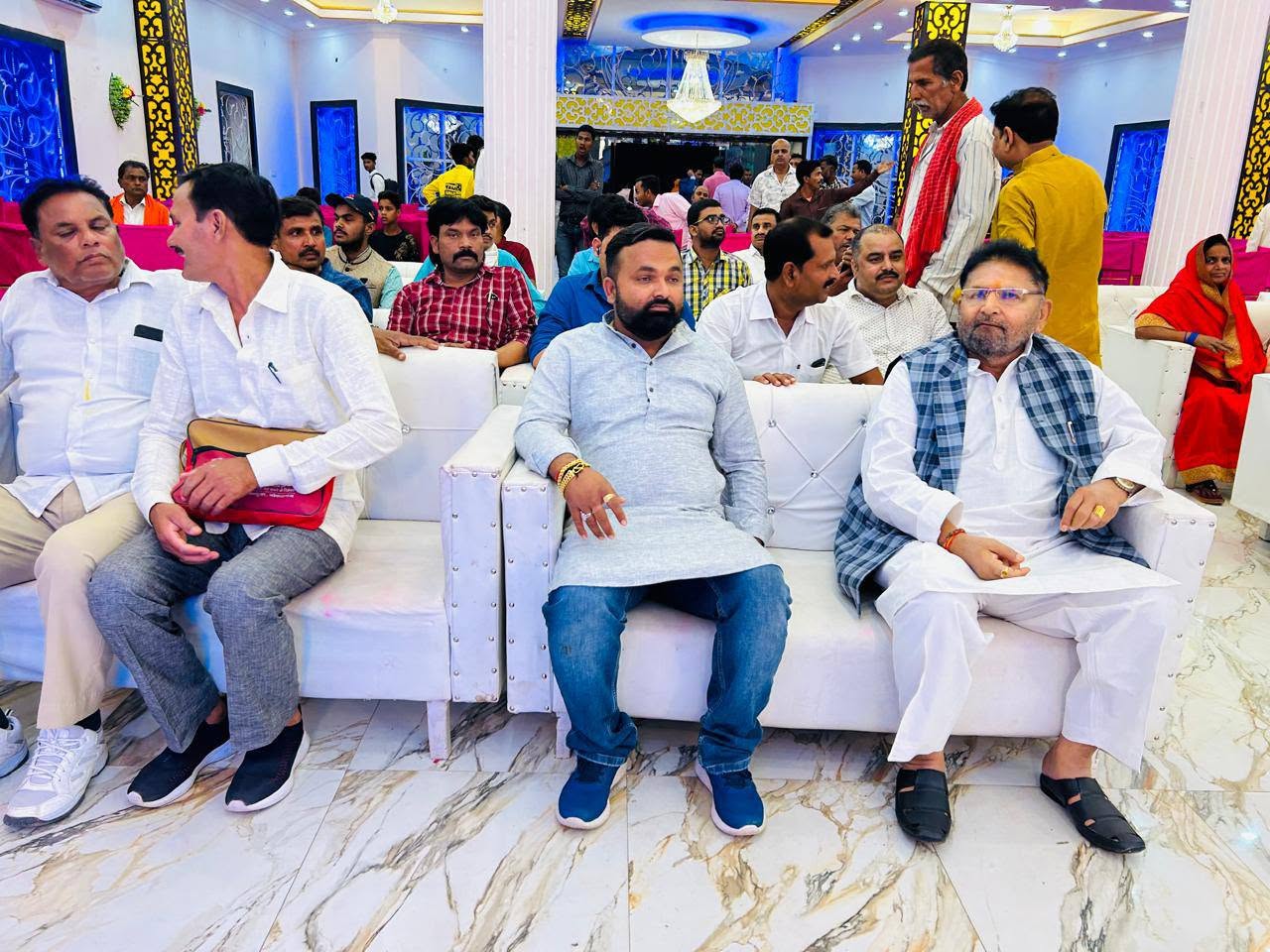 जनता के साथ संवाद